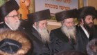 חסידי צ'רנוביל בבני ברק. המדינה דואגת להם ומונעת מילדיהם לימודי ליבה, אפשר לשמוח.
