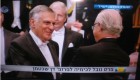 פרופ' דן שכטמן מקבל את פרס נובל מידיו של מלך שבדיה קארל גוסטב ה-16. צילום מסך מתוך שידורי ערוץ 1