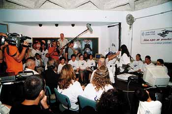 The students gather in front of an amateur radio at the observatory in Givatayim