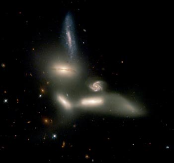 سيفرت ستة. الصورة: تلسكوب هابل الفضائي، 2002