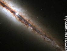 הכוכבים והגלקסיות הבוהקים באור הנראה מייצגים רק ארבעה אחוזים ממסת היקום