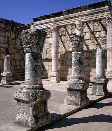 بقايا الكنيس في كفرناحوم من القرن الرابع الميلادي. قبل سيطرة المسيحيين