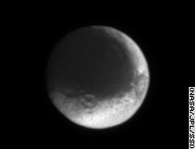 Saturn's moon Iapetus