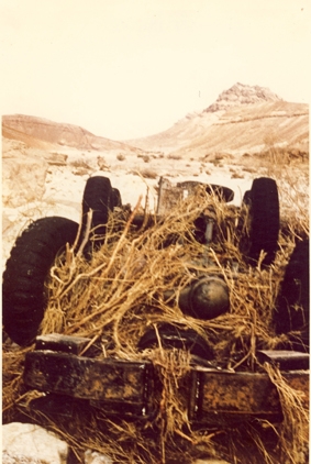 This is what the SUV for transporting travelers of the square fair looked like, the day after the flood of 1965 in Mitzpe Ramon