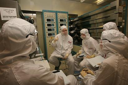The guest scientists in the 'clean rooms' at the Technion Nano Technology Center