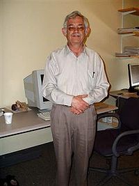 صورة البروفيسور جاكوب بيكنشتاين مأخوذة من ويكيبيديا