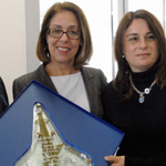 נשיאת אוניברסיטת בן גוריון (משמאל) ורונה רמון