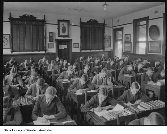 כיתת לימוד באוסטרליה - 1932 - כשעוד ידעו מהי עבודה קשה