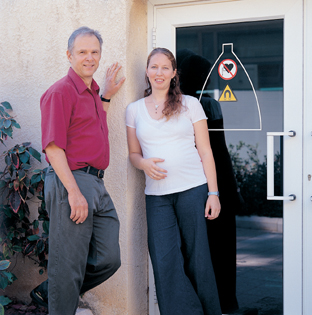 Research student Esnat Rosen and Prof. Jacob Englister. A single amino acid mutation