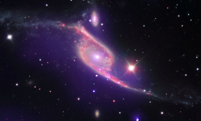 Collision between the galaxies IC 4970 and NGC 6872. Photo: NASA and ESO