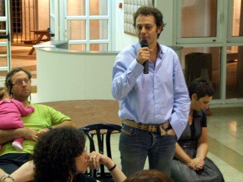 Theo Anagnostopoulos in his lecture in Hamada. Photo: Eitan Crane