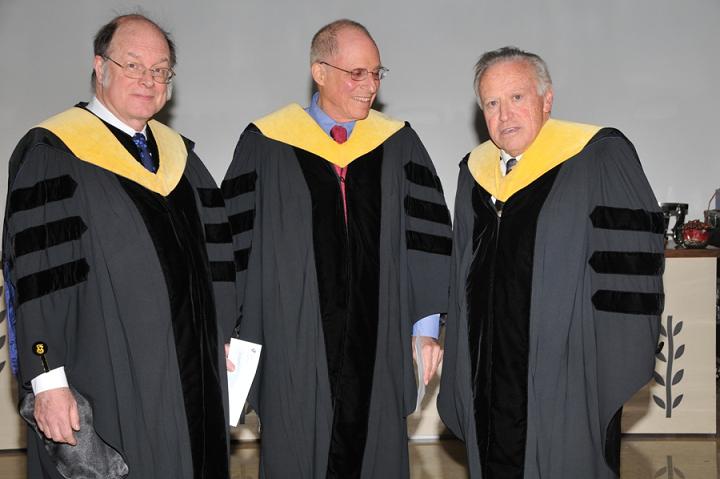 The president of the Technion, Professor Yitzhak Apluig (right) presents the awards to Professor David Eisenberg (center) and