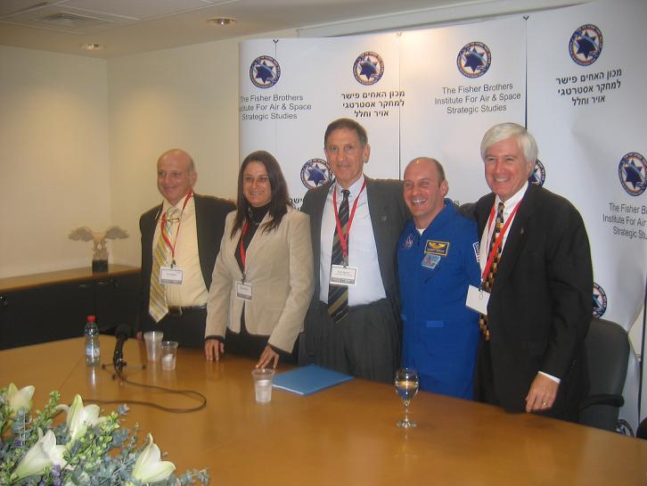 The press conference at the Fisher Institute. From the right: Smith Johnson from the space medicine branch at NASA, Greg Raisman, Assaf Agmon - CEO of the Fisher Institute, Rona Ramon, and Zvi Kaplan - Director of the Israel Space Agency