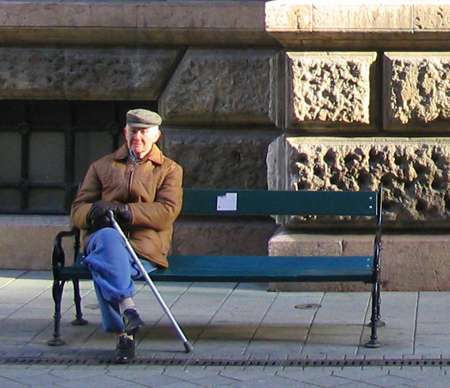 رجل عجوز محبوب التقطته الكاميرا في بودابست، المجر