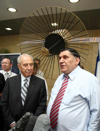 שמעון פרס ומנכ