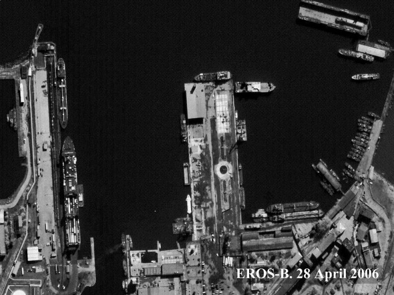 עוד תמונה של אותו נמל בלתי ידוע. צילום  הלווין ארוס B בשנת 2006