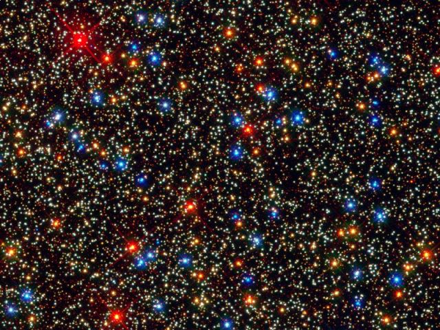 Stars of many colors within the globular cluster Omega Centauri. Photo: Hubble Space Telescope