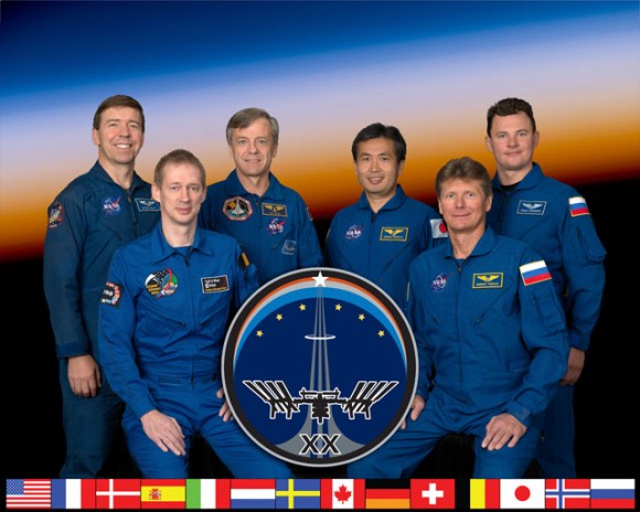 The six members of the 20th crew of the space station, in a photo on the ground a few months ago