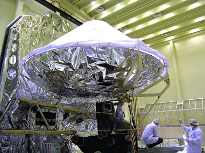Vהרכבה של טלסקופ החלל הרשל. מקור: סוכנות החלל האירופאית.
