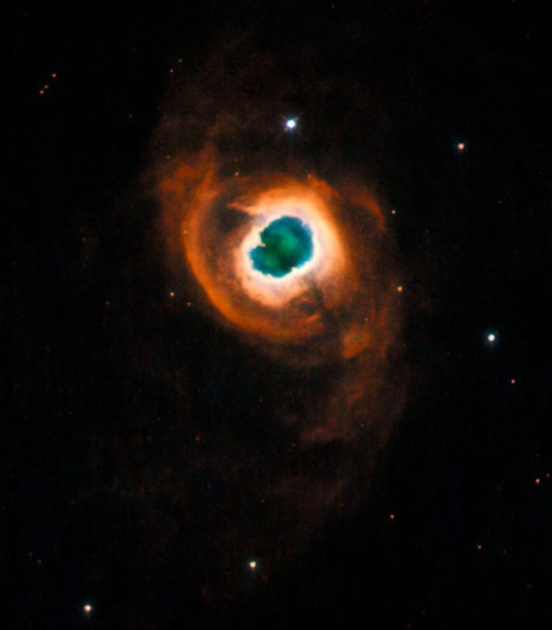 The last spectacular image of the old Hubble camera. Planetary Nebula K 4-55, which is also unique on the scale of planetary nebulae
