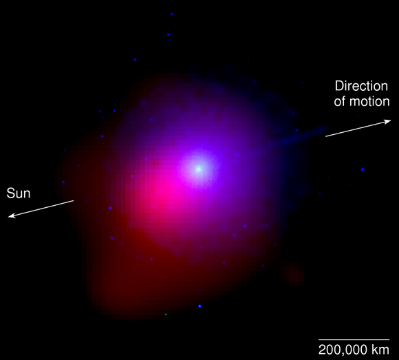כוכב השביט לולין כפי שהתקבל משילוב תצלומים מטלסקופים קרקעיים וחלליים ב-28 בינואר 2009