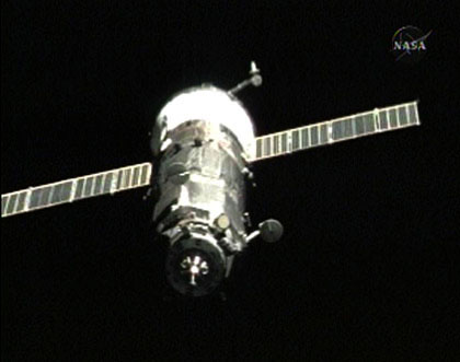 החללית פרוגרס 29 בעת התקרבותה לתחנת החלל, 17 במאי 2008