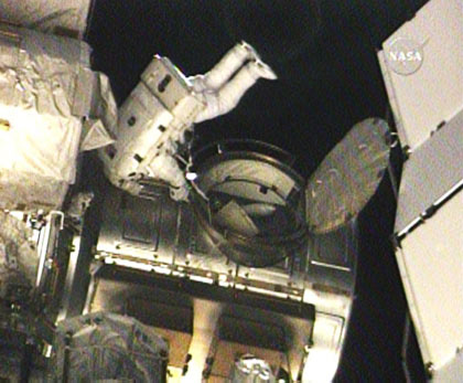 רון גאראן בהליכת החלל האחרונה של משימה STS-124- רון גאראן בהליכת החלל האחרונה של משימה STS-124-