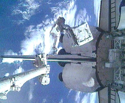 הליכת החלל הראשונה במשימה STS-126, האסטרונאוטית פייפר שאיבדה את ארגז הכלים