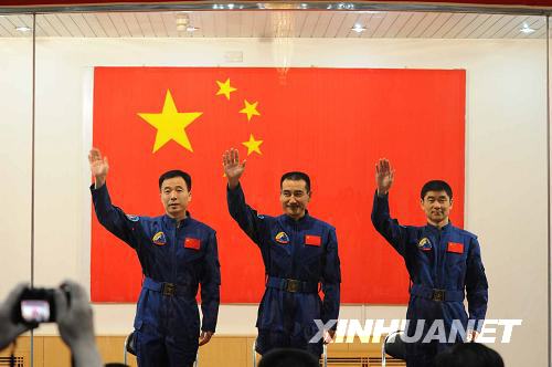 שלושת הטייקונאוטים שימריאו היום על סיפון שנז'ו 7. (באדיבות סוכנות הידיעות הסינית שינואה)
