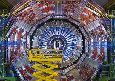 התיקונים במאיץ החלקיקים בז'נבה. צילום: CERN