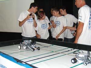 תחרות בין רובוטים מושכים בחבל. יוני 2009/ הקבוצה הזוכה