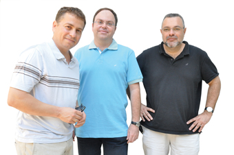 Right: Michael (Mike) Feinzylver, dr. Naaman Kam and Prof. Yitzhak (Tzachi) Pepper. Photo: Weizmann Institute