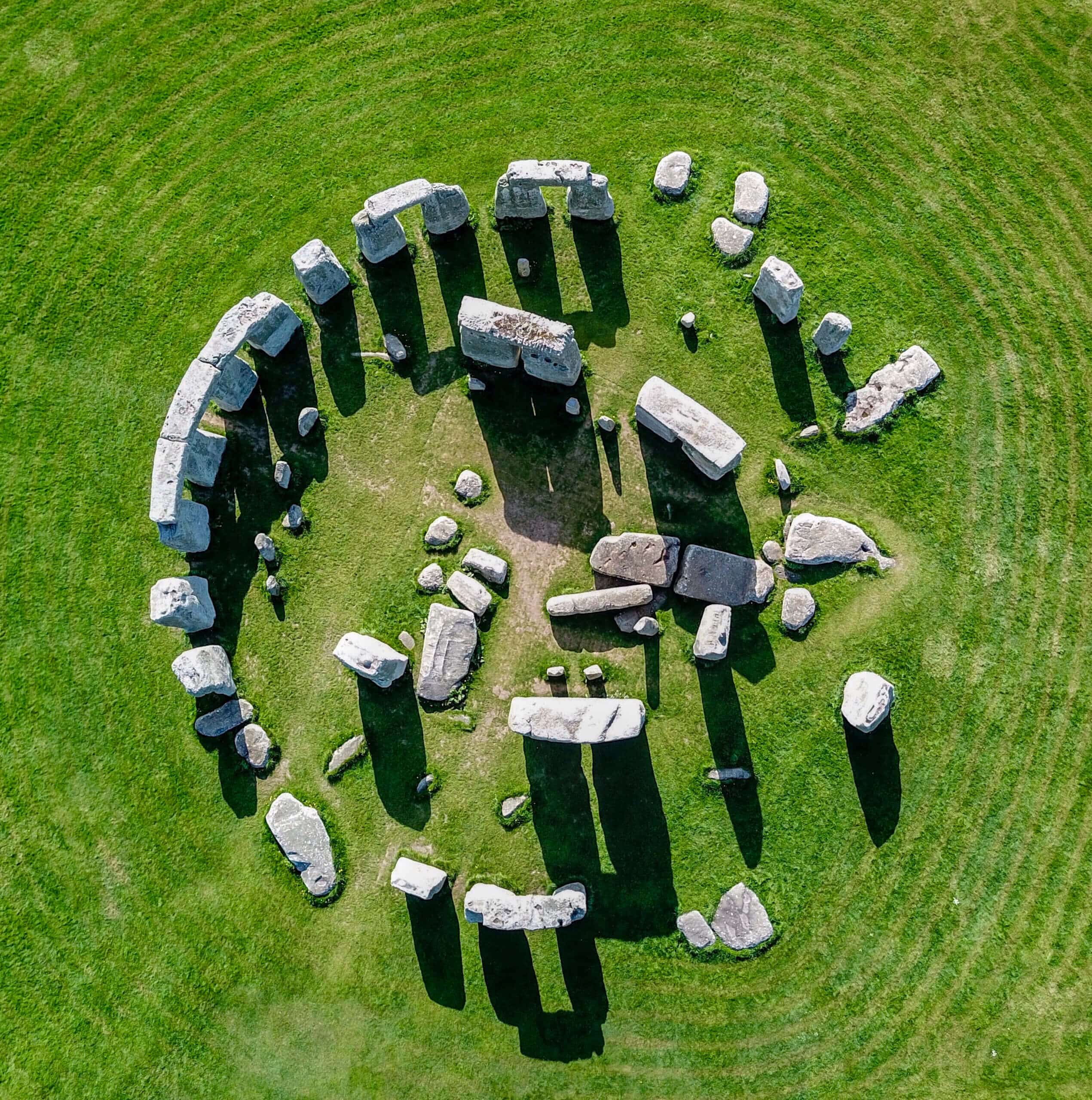 הסטונהנג'  - מעגל האבנים בבריטניה, ששימש כלוח שנה. צילום: shutterstock