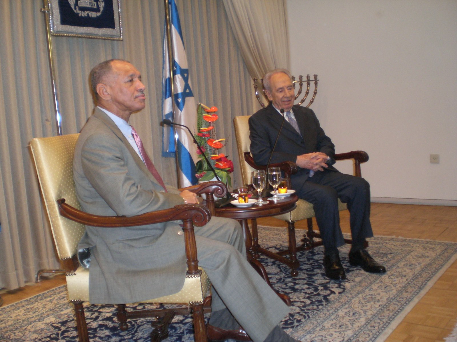 ראש נאס"א צ'ארלס בולדן ונשיא המדינה שמעון פר, הבוקר במשכן הנשיא הבוקר. צילום: טל ענבר