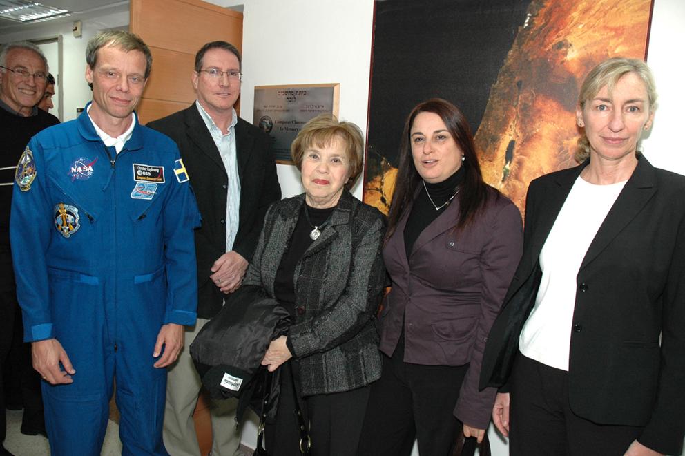 From right to left: Dr. Diane Evans, a guest from NASA, Rona Ramon, Stella Yosef, Prof. Colin Price and Dr. Christer Vogelsang, a guest from NASA. Photography: Michal Rosh- Ben Ami