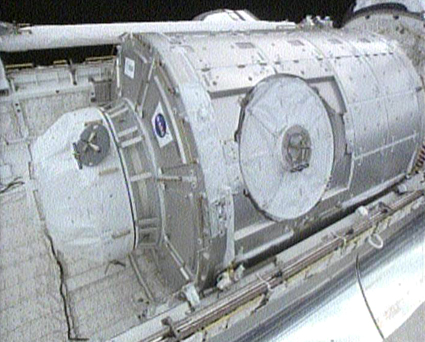 عنصر الهدوء على سطح السفينة إنديفور، STS-130. الصورة: تلفزيون ناسا