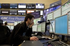 غرفة التحكم في CERN في 30 مارس 2010. الصورة: موقع CERN