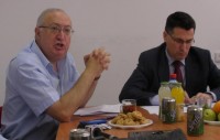 שר החינוך גדעון סער ויו"ר ות"ת פרופ' מנואל טרכטנברג במסיבת עיתונאים לרגל הכרזת התוכנית למרכזי מצוינות. צילום: אבי בליזובסקי