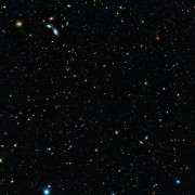 שדה הכוכבים הדרומי GOODS - כפי שצולם מה-VLT בסיוע מסנן שמאפשר לזהות אור של גלקסיות שעד כה לא נצפו
