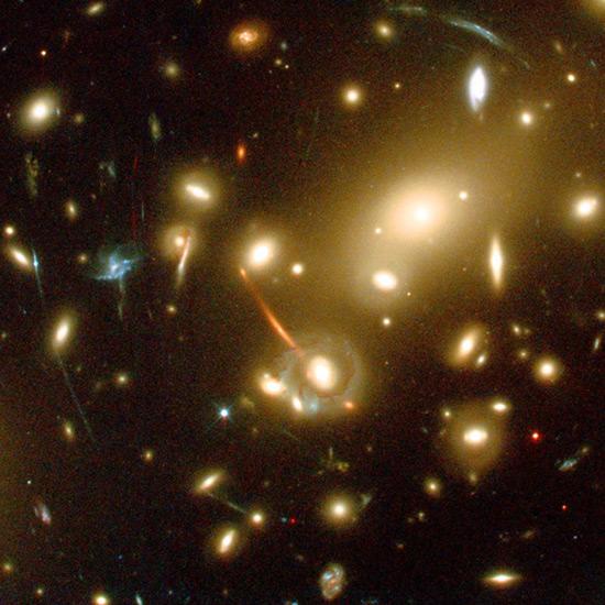 הגלקסיה הרחוקה ביותר - 13 מילארד שנות אור. צילום: טלסקופ החלל האבל/נאס"א/סוכנות החלל האירופית