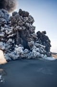 התפרצות הר הגעש באיסלנד, אפריל 2010. צילום: נשיונל גיאוגרפיק (לסרט המוקרן ב-9 במאי בתשע)