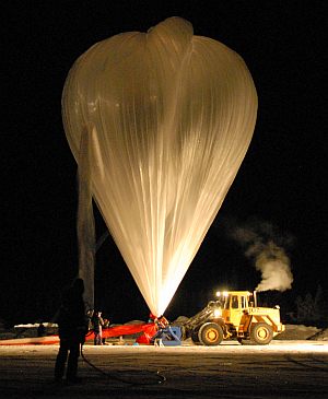 A balloon for measuring the substances that destroy the ozone layer flown by the people of the Karlsruhe Institute of Technology over northern Scandinavia