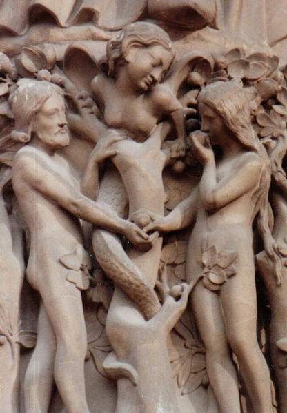 אדם וחווה. בפסל בכניסה לכנסית נוטר דם בפריס. מתוך ויקיפדיה