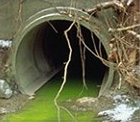 זיהום נהר. צילום: סוכנות הגנת הסביבה בארה"ב (EPA) מתוך ויקיפדיה