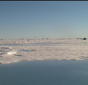 מעינות חמים של קרח מותך כפי שצולמו בידי מצלמת אינטנרט בקוטב הצפוני. צילום: NOAA