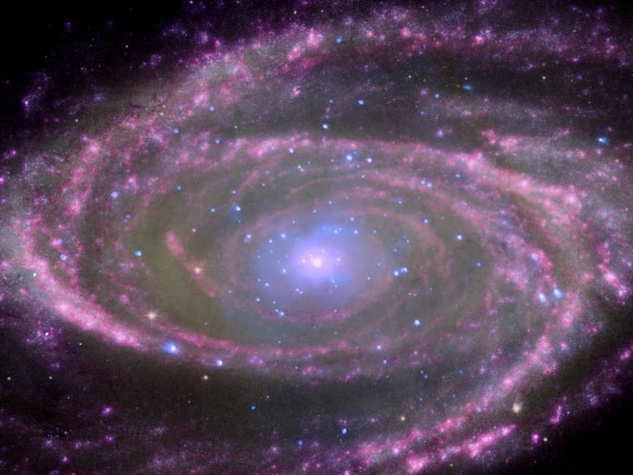 A black hole at the center of the spiral galaxy M81. Photo: Chandra Space Telescope