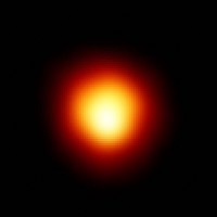 הכוכב המאסיבי ביטלג'וז, העומד על סף סיום חייו ופיצוץ סופרנובה. צילום: טלסקופ החלל האבל