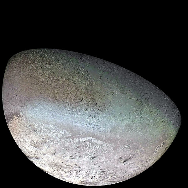 תמונת הירח טריטון כפי שעובדה מתצלומי וויאג'ר 2