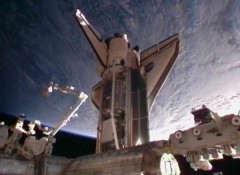 מעבורת החלל דיסקברי עוגנת בתחנת החלל בפעם האחרונה, פברואר 2011