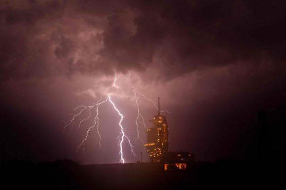 A lightning storm near the launch pad at the Kennedy Space Center on which the Space Shuttle Endeavor stands, 28/4/2011. Photo: NASA